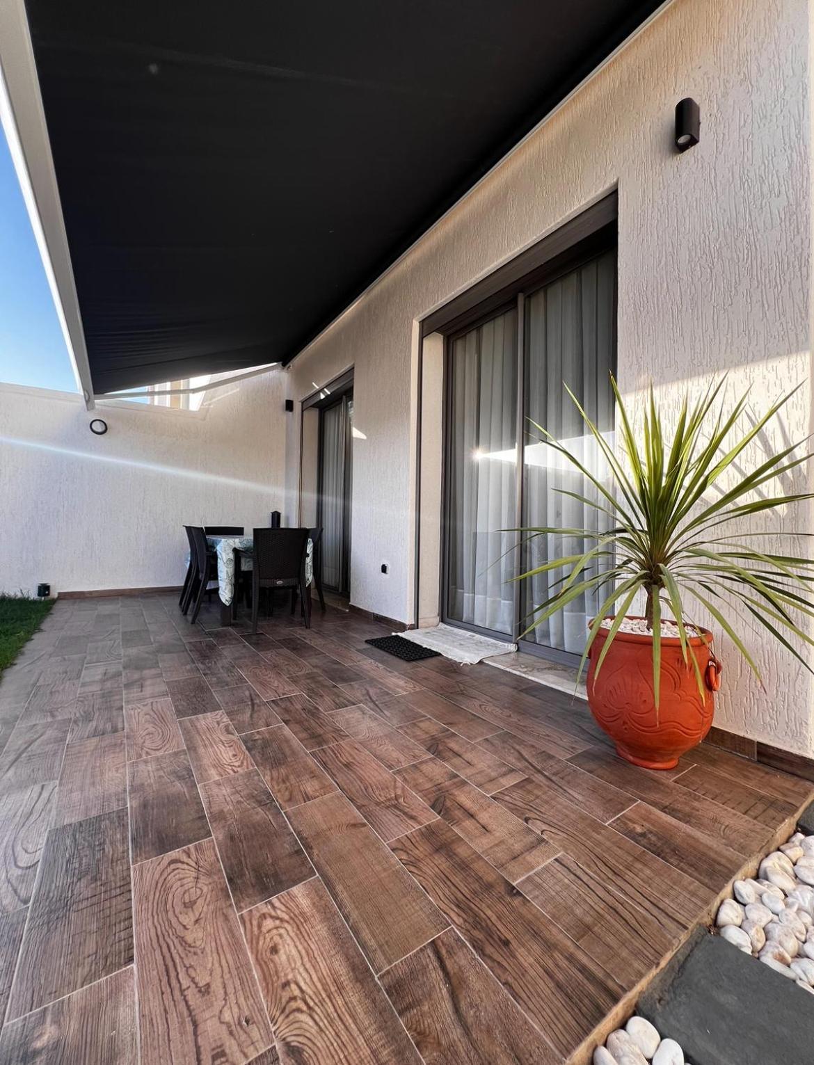 Villa Anza Blue